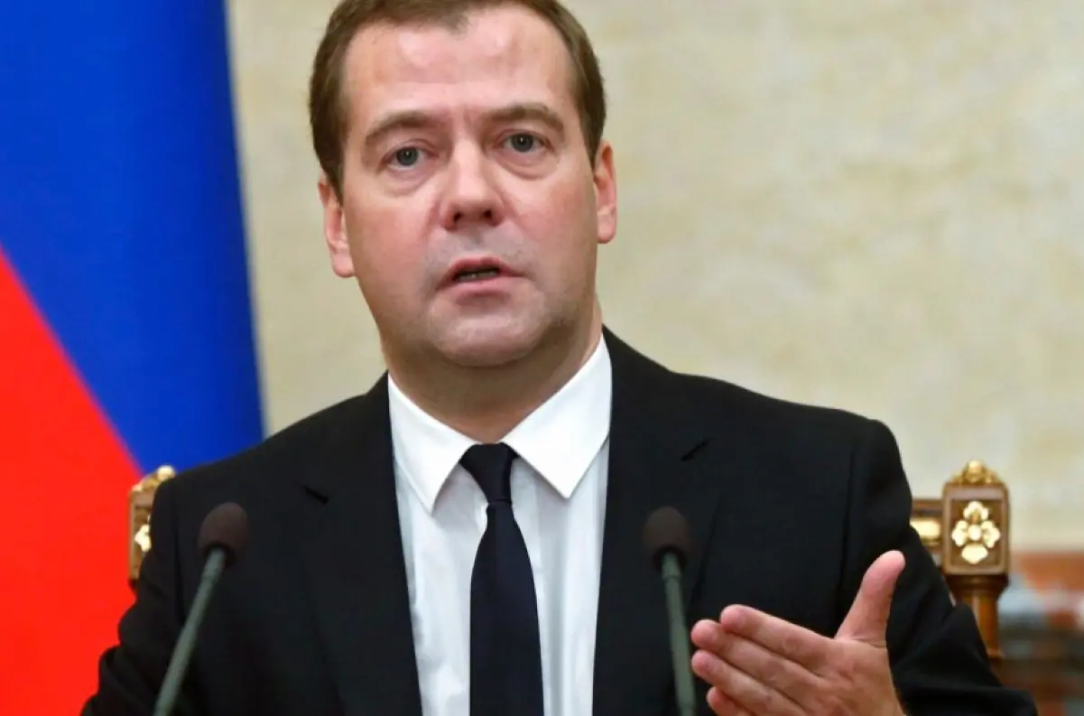 Medvedev: Malé krajiny NATO sa stanú „mokrým fľakom“ v konflikte s Ruskou federáciou