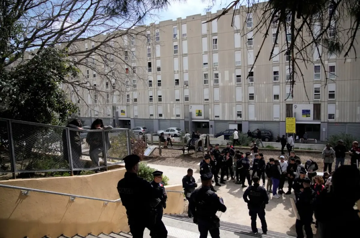 Marseille zasiahli brutálne vraždy: Mesto čelí narastajúcej vojne medzi drogovými gangmi a zapájajú sa do nej aj deti + VIDEO