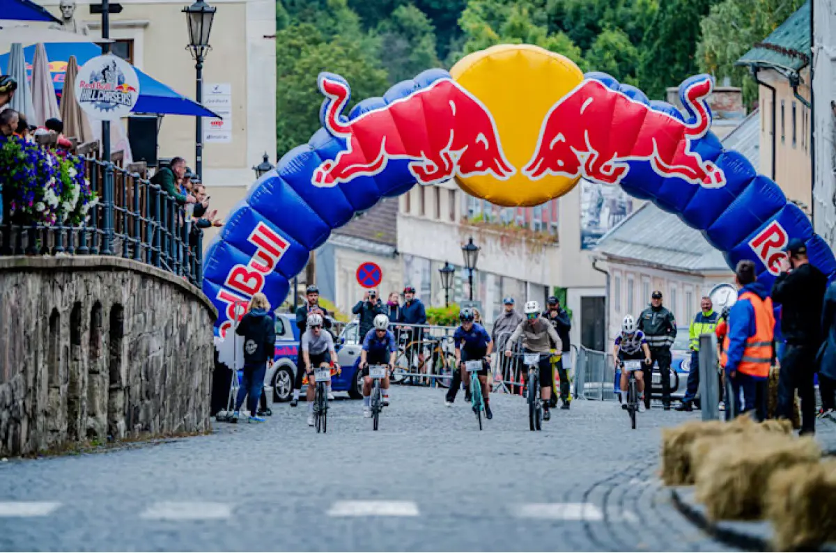 Red Bull Hill Chaser v Banskej Štiavnici: Rýchlosť, vytrvalosť a nové rekordy na historickom kopci + FOTO