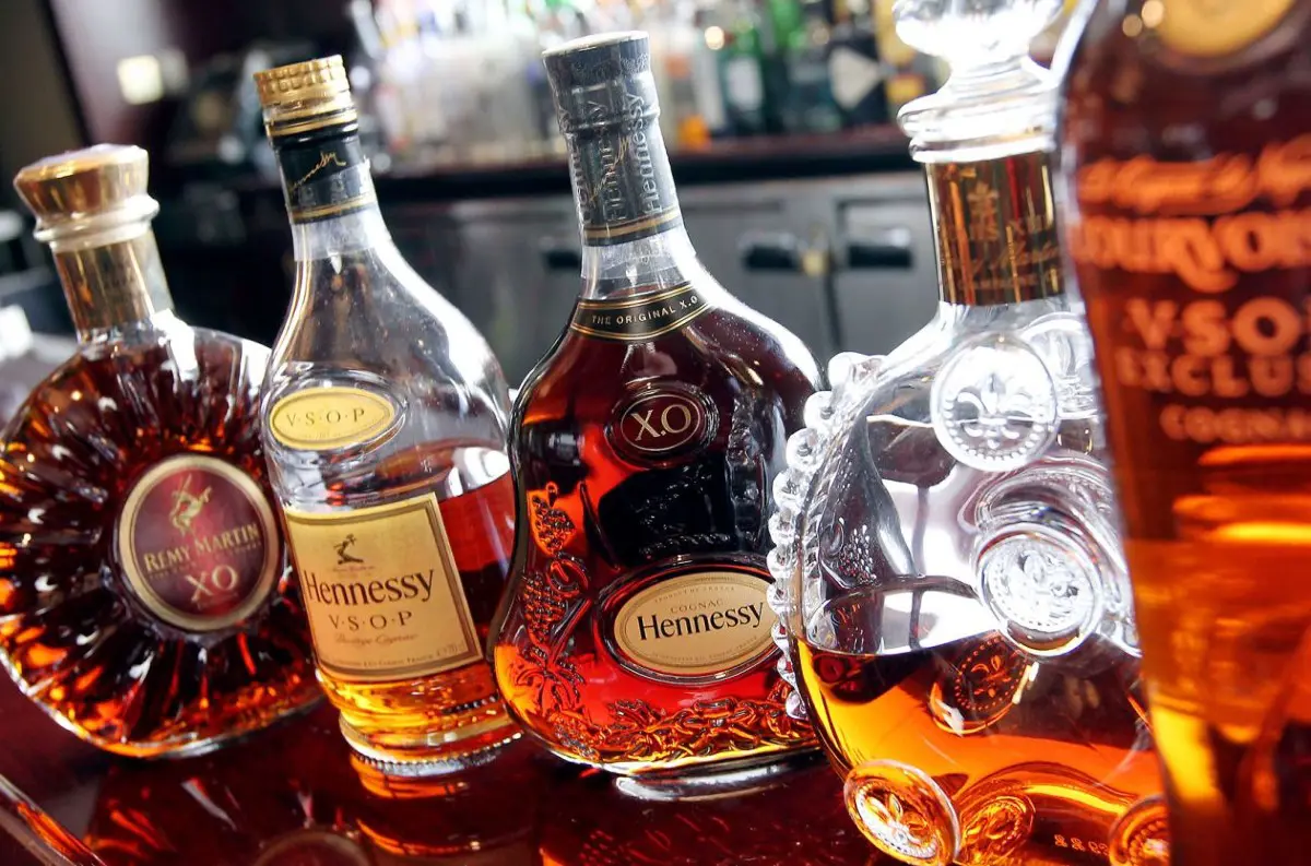 Čína uvalila dane na európske brandy: Francúzsko varuje pred "katastrofálnymi" následkami v brandži a chystá sa brániť na WTO