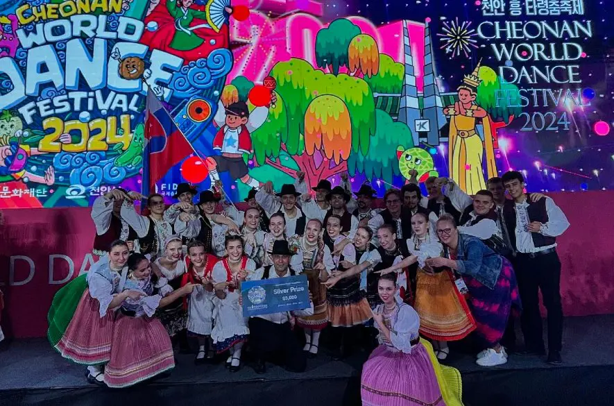 Folklórny súbor Zemplín s ohromujúcou choreografiou získal striebro na Cheonan World Dance Festival v Južnej Kórei!