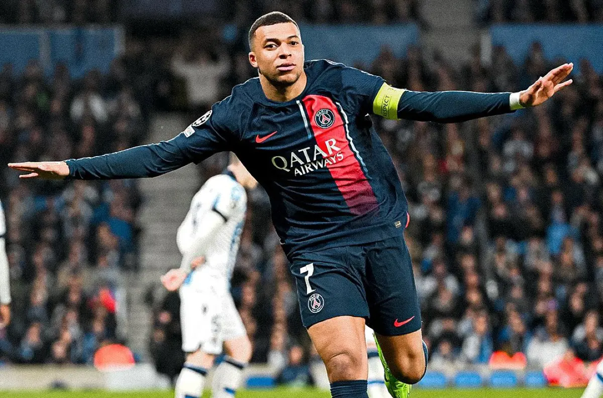 Kylian Mbappé: Spor s PSG a obvinenie zo znásilnenia v Štokholme trasú futbalovým svetom