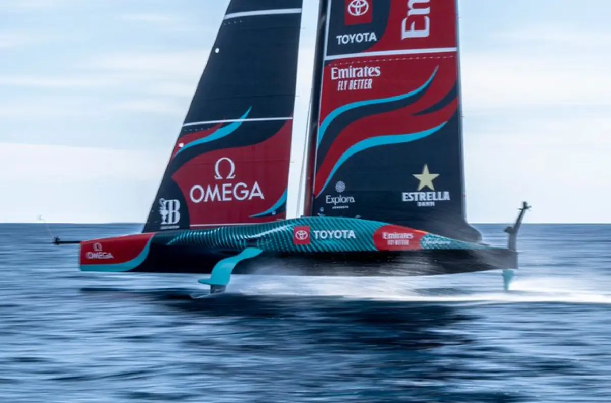 Jachting: Louis Vuitton 37th America's Cup v Barcelone + VIDEO