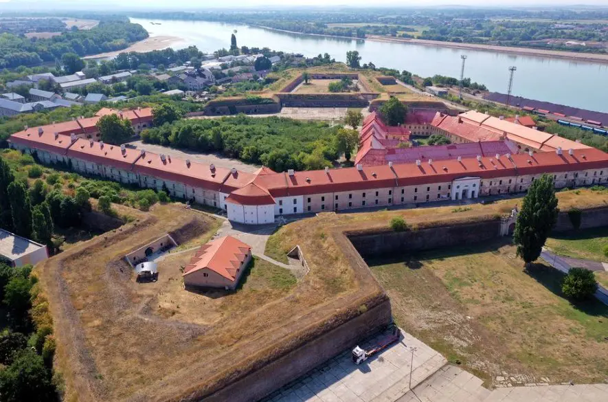 Fico, Vučič a Orbán budú rokovať o nelegálnej migrácii a ochrane hraníc EÚ