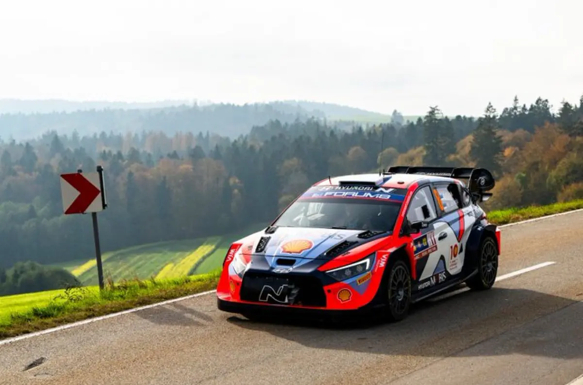 Red Bull Central European Rally: Pozrite si rýchle a nebezpečné momenty z akcie v Česku +VIDEO