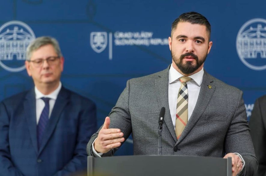 Riaditeľ SIS Pavol Gašpar: Správa o atentáte na Roberta Fica neexistuje, ale informácie sú k dispozícii +VIDEO