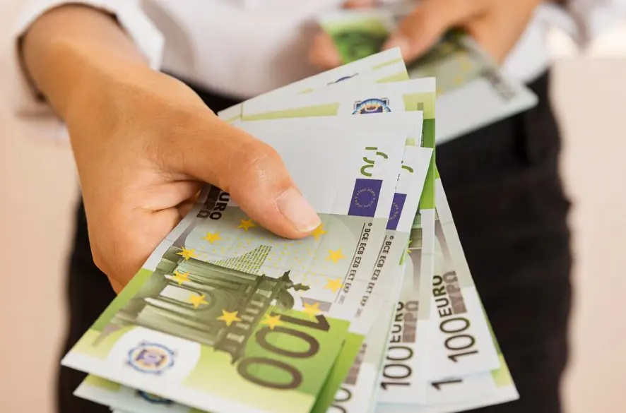 Od roku 2026 sa minimálna mzda na Slovensku zvýši na 60 % priemernej mzdy! +VIDEO