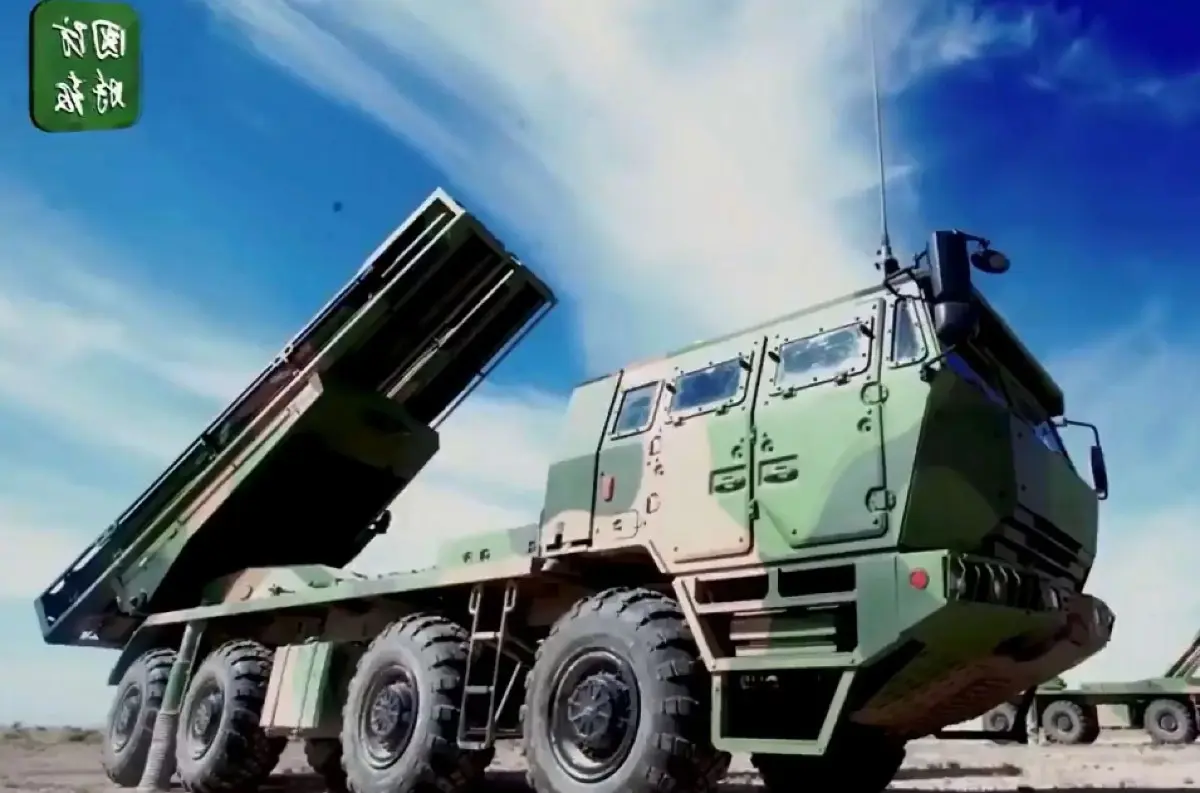 Čína predvádza silu: Rakety PHL-16 s presnosťou a doletom prekonávajú americký HIMARS + VIDEO