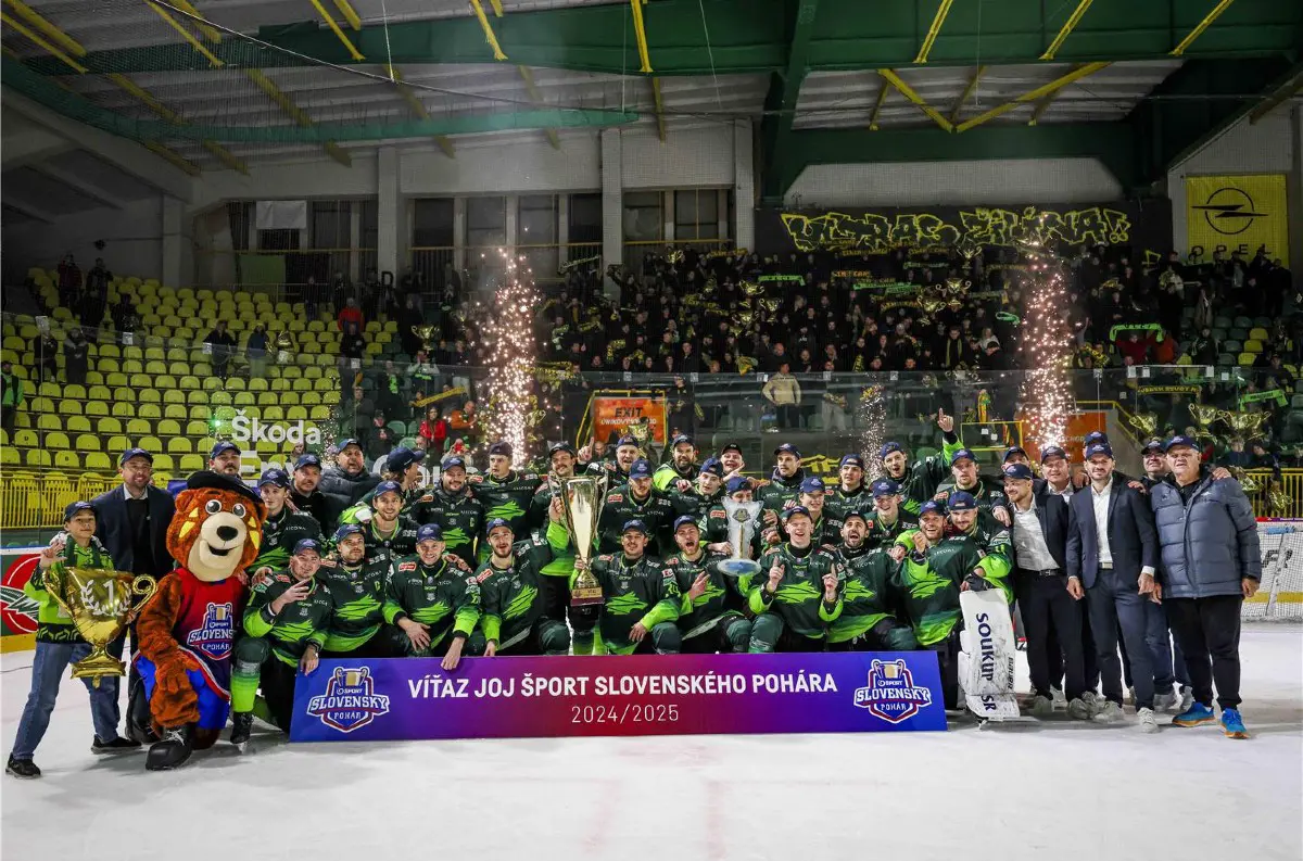 Ďalšia trofej pre žilinských Vlkov: Roztrhali Dubnicu a získali pohárový triumf +VIDEO