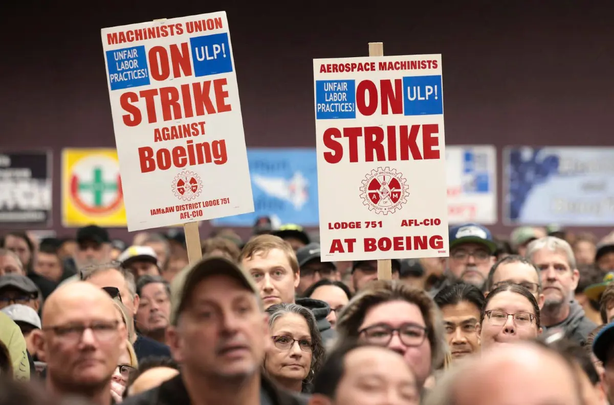 Boeing končí sedemtýždňový štrajk: Zamestnanci schválili 38% zvýšenie platov a obnovujú výrobu + VIDEO