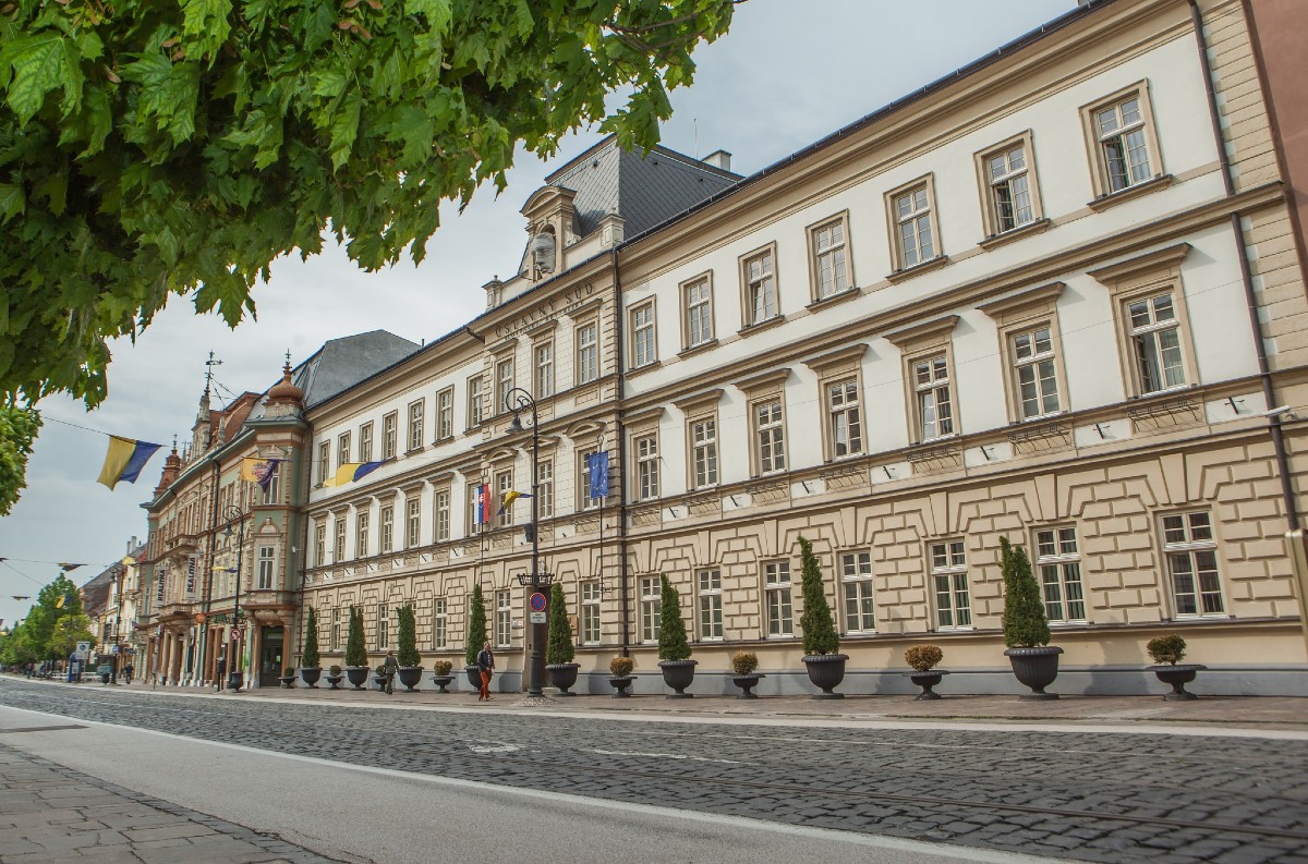 Pandemické vyhlášky ÚVZ SR neporušili základné práva, potvrdil Ústavný súd