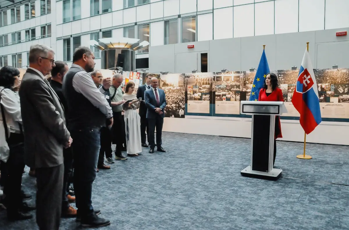 Odkaz Nežnej revolúcie ožíva v Bruseli: Výstava fotografií pripomína boj za slobodu