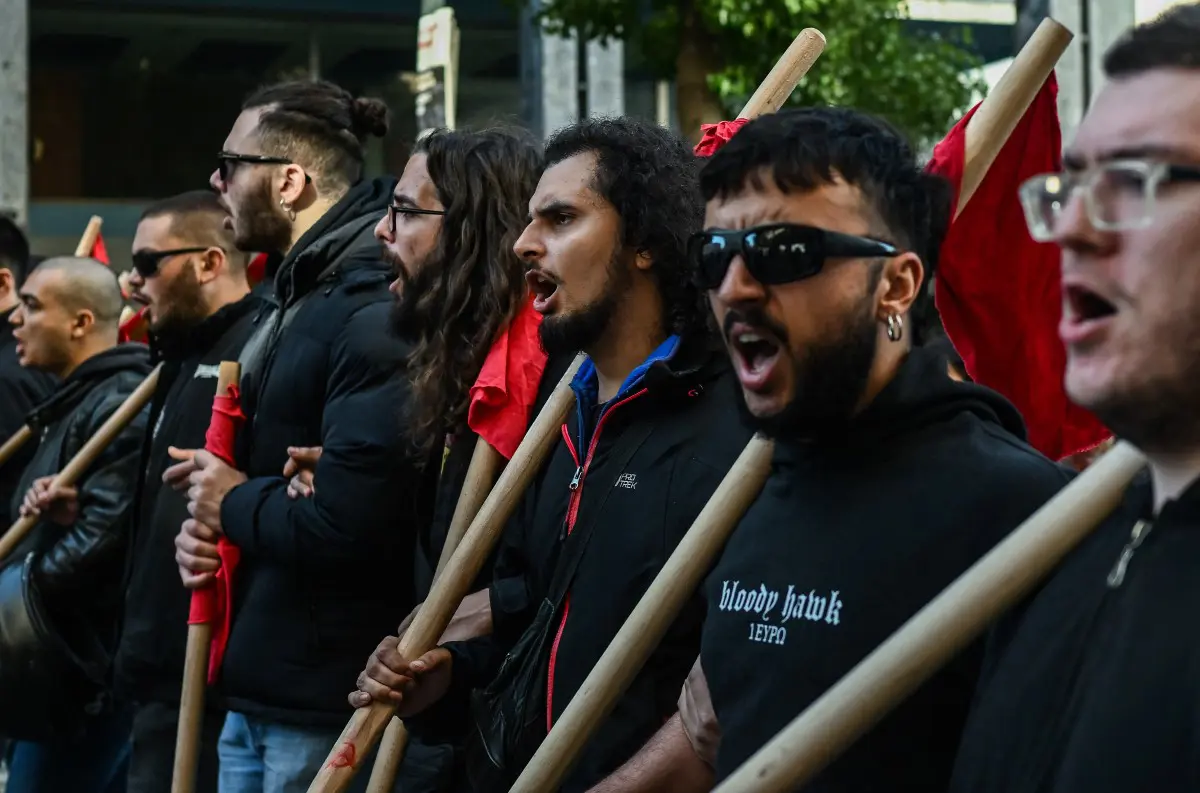 Masívne protesty v Grécku: Tisíce zamestnancov protestujú proti rastúcim životným nákladom a nízkym dôchodkom +VIDEO