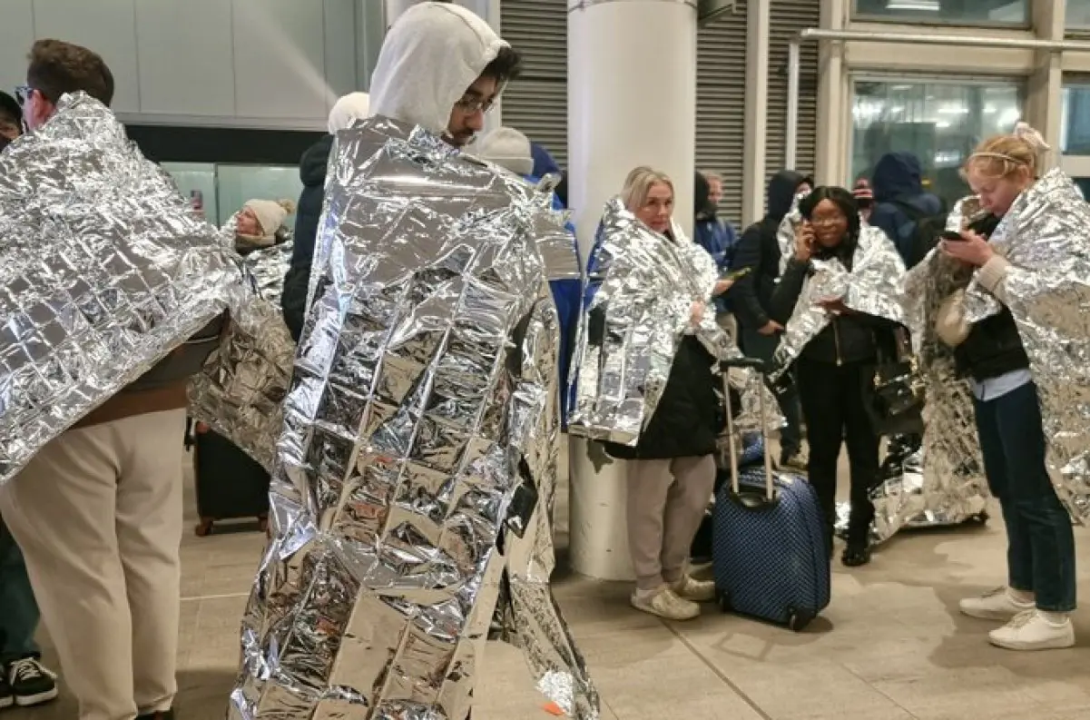 Londýnske letisko Gatwick evakuované: Pyrotechnici preskúmali podozrivý predmet +VIDEO