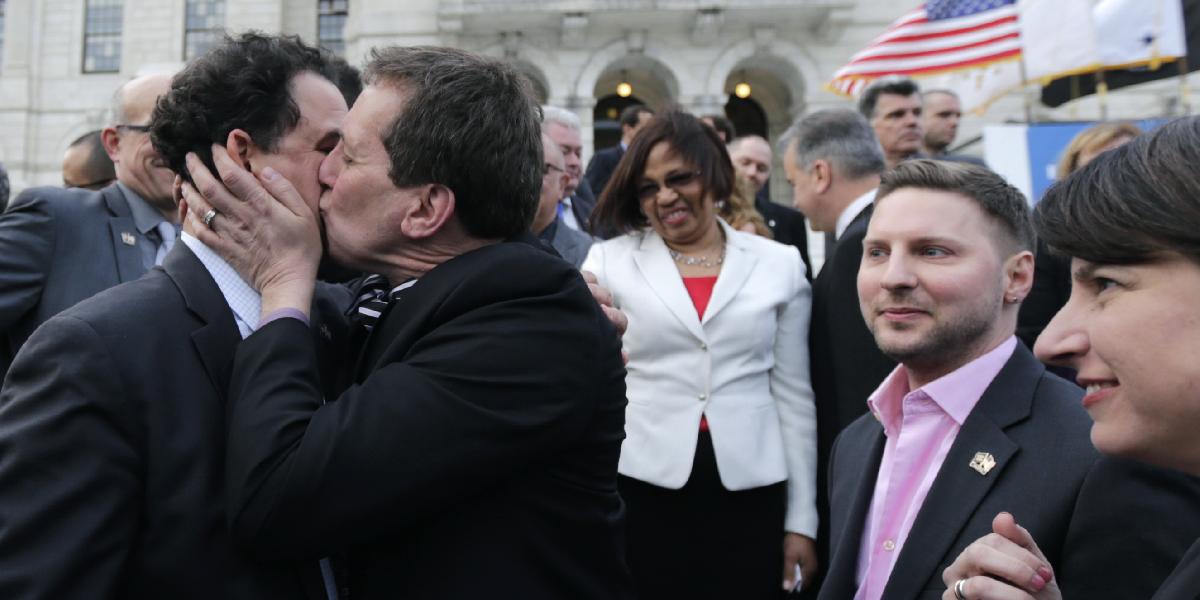 Homosexuáli môžu uzatvárať manželstvá už v desiatich amerických štátoch