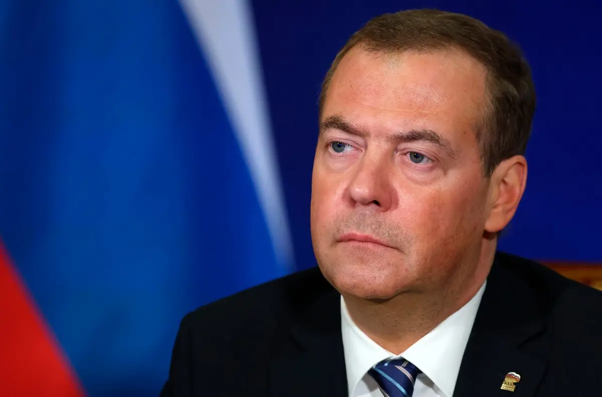 Rusko VARUJE Gruzínsko: Nevydajte sa ukrajinskou cestou! Medvedev hovorí o pokuse o REVOLÚCIU +VIDEO