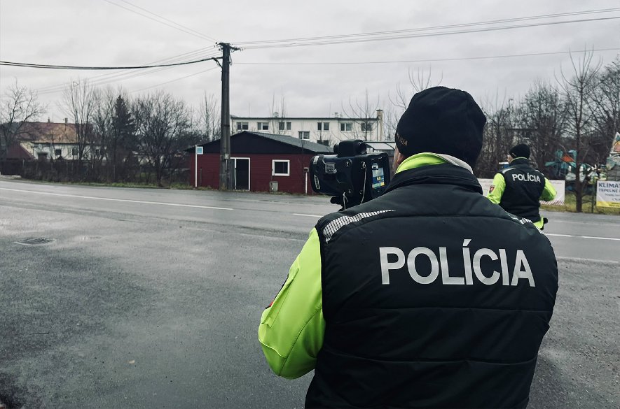 Policajná akcia v Bánovciach nad Bebravou: Odhalení vodiči pod vplyvom alkoholu a množstvo priestupkov