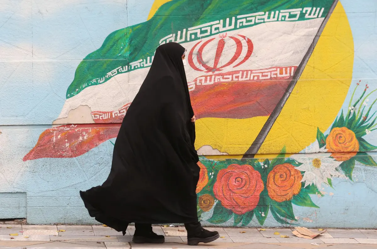 Irán odložil prísny zákon o hidžábe po protestoch proti represívnym pravidlám + VIDEO