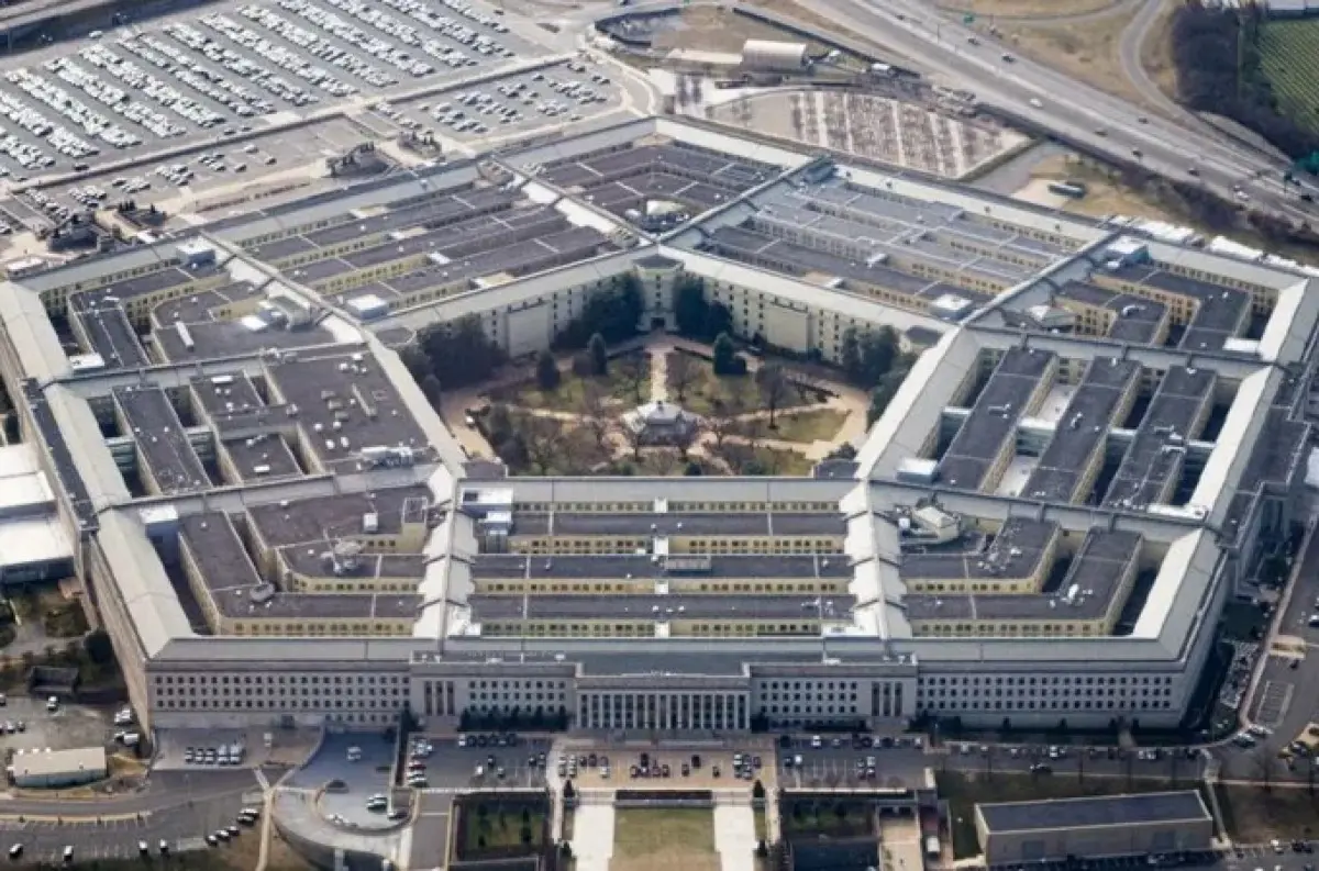 Pentagón: ZÁHADNÉ drony z New Jersey. Nepochádzajú z iránskej materskej lode! Videli ich aj blízko golfového ihriska Trumpa! +VIDEO