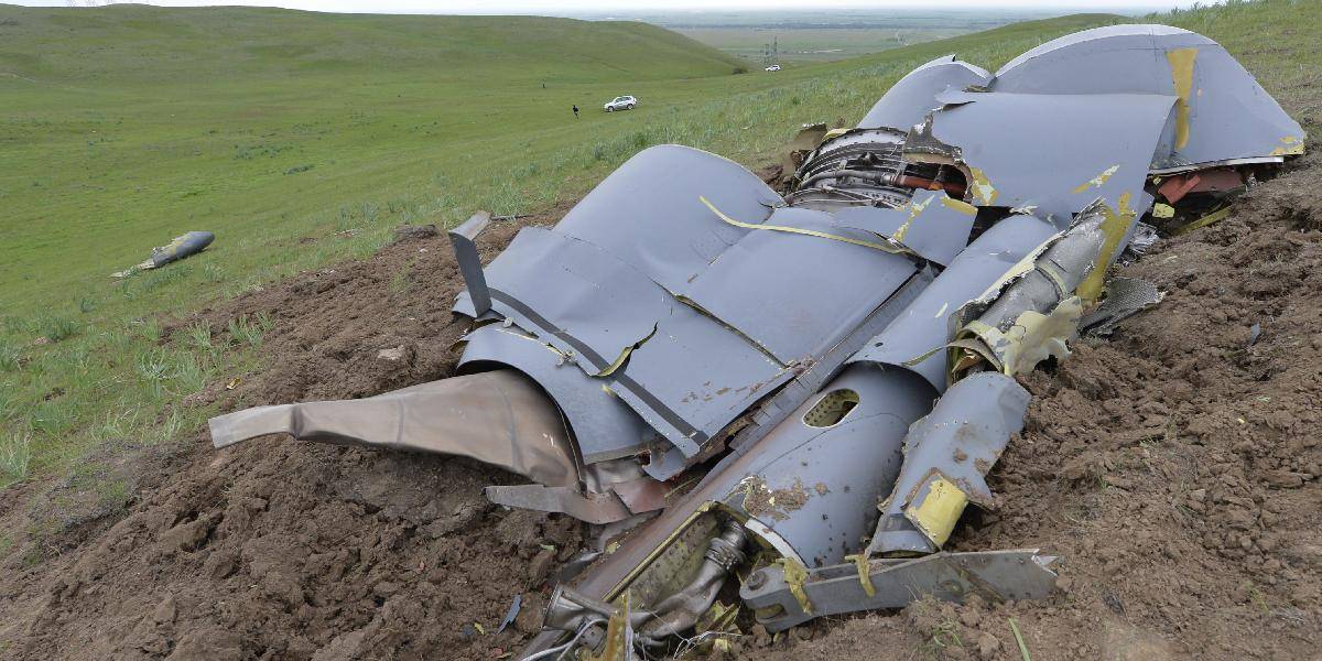 Našli sa telá dvoch pilotov amerického lietadla, po ďalšom sa pátra