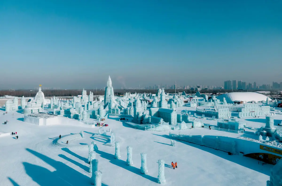 Najväčší svetový zábavný park pokrytý ľadom a snehom: Vitajte v meste Harbin + VIDEO