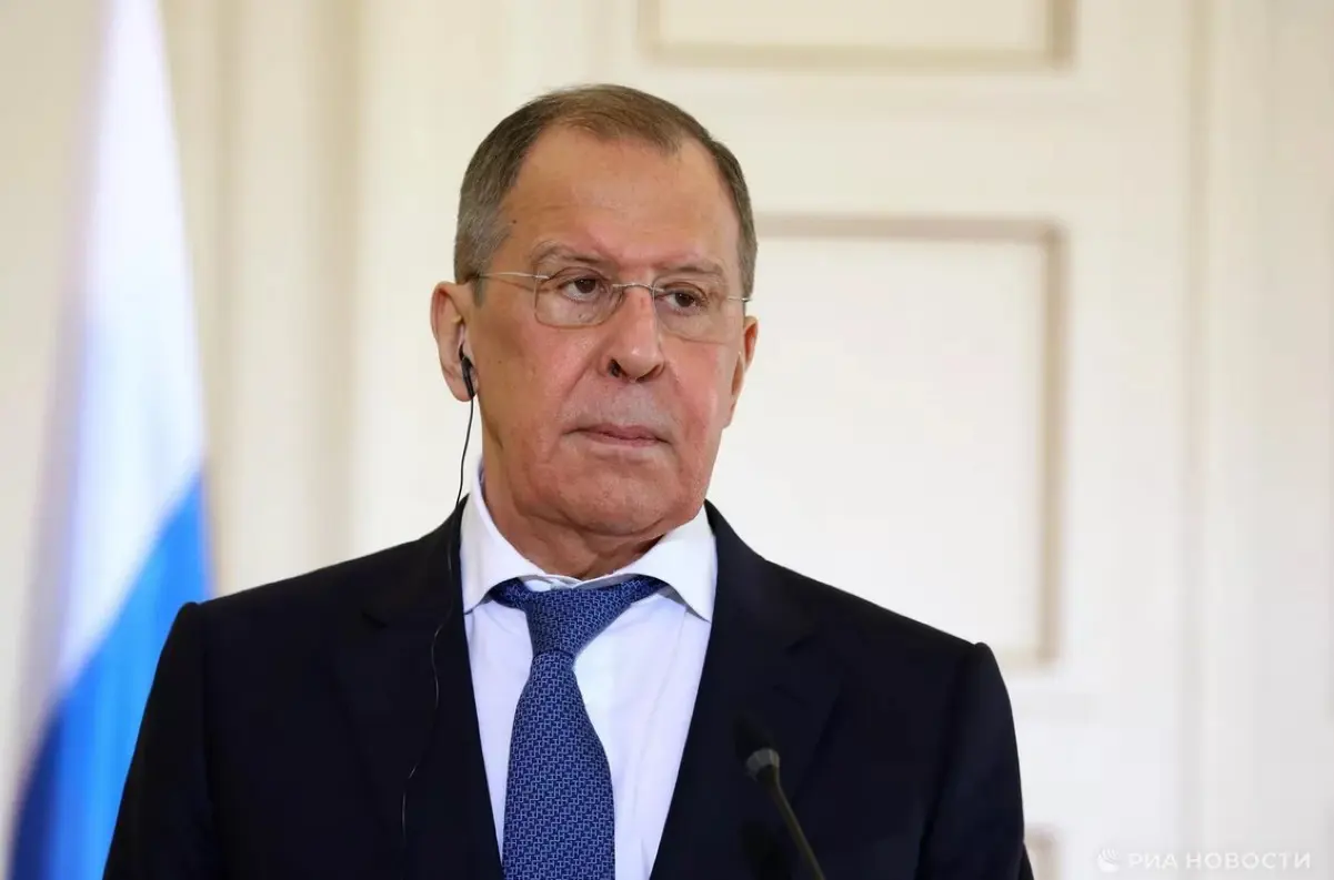 Lavrov: Francúzsko cez uzavreté kanály navrhovalo dialóg o Ukrajine bez Kyjeva