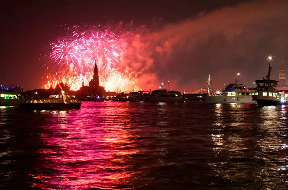 Mestá obmedzujú alkohol a zábavnú pyrotechniku počas silvestrovských osláv