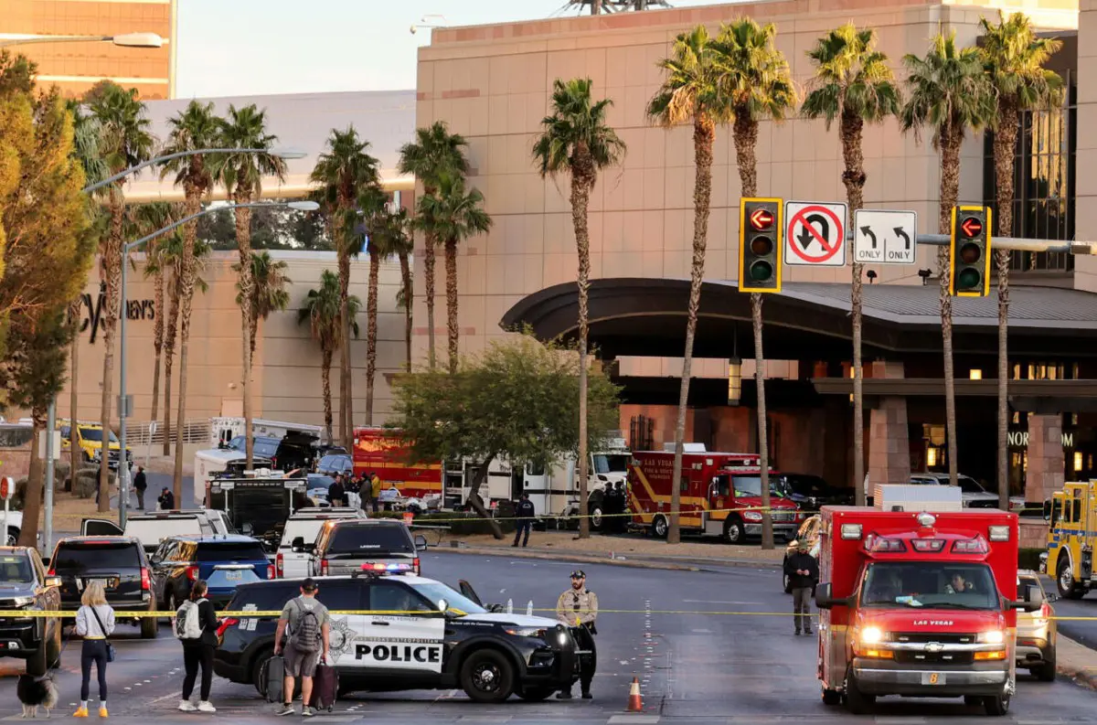 Vozidlo Tesla explodovalo pred hotelom Trump v Las Vegas: Incident spojený s vojakom špeciálnych síl + VIDEO