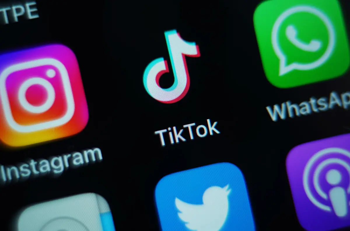 TikTok vyvrátil správy o možnom predaji svojich amerických prevádzok Elonovi Muskovi