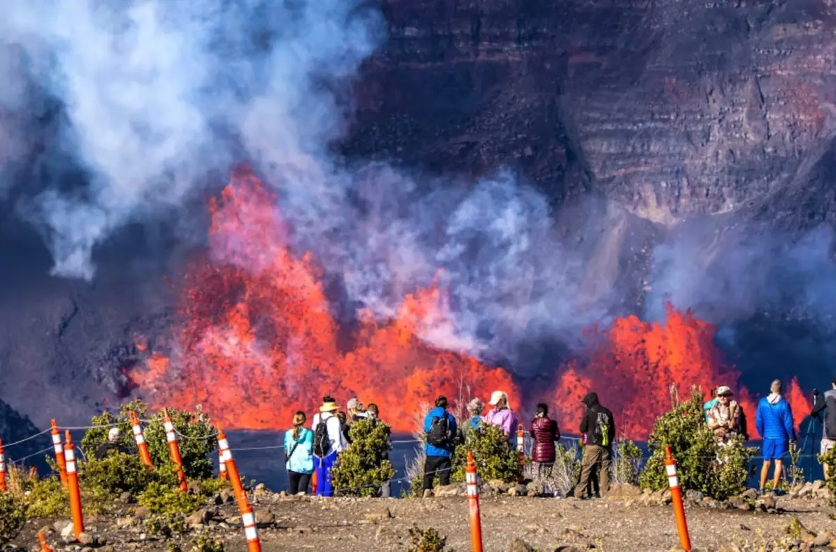 Návštevníci sa hrnú na HAVAJ: Chcú vidieť veľkolepé LÁVOVÉ fontány z ERUPCIE Kilauea +VIDEO