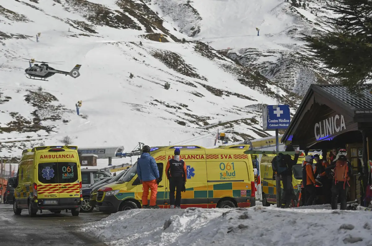 Nešťastie na lyžiarskej lanovke v španielskom stredisku Astún: Viac ako tridsať zranených + VIDEO