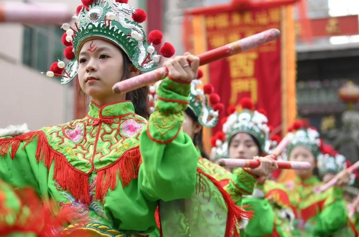 Oslavy tradície a kultúry: Festival Xiaonian rozjasnil ulice Shantou + VIDEO