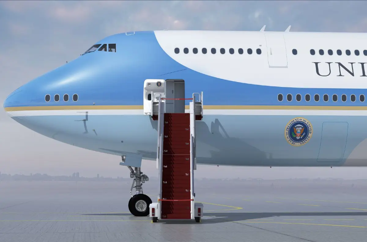 Preteky s časom: Musk pomáha Boeingu urýchliť nové lietadlo Air Force One + VIDEO