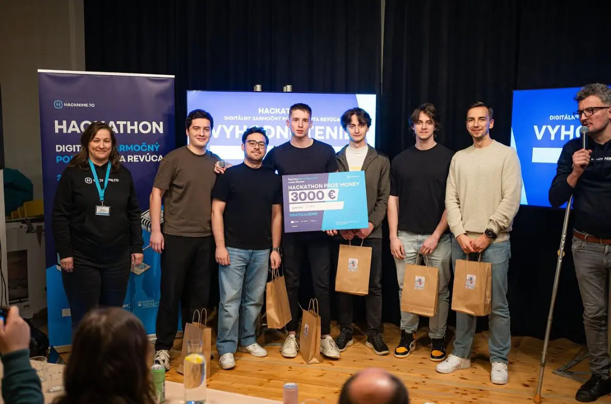 Digitálny skok pre tradičné jarmoky: Inovatívny hackathon priniesol moderné riešenie pre Revúcu