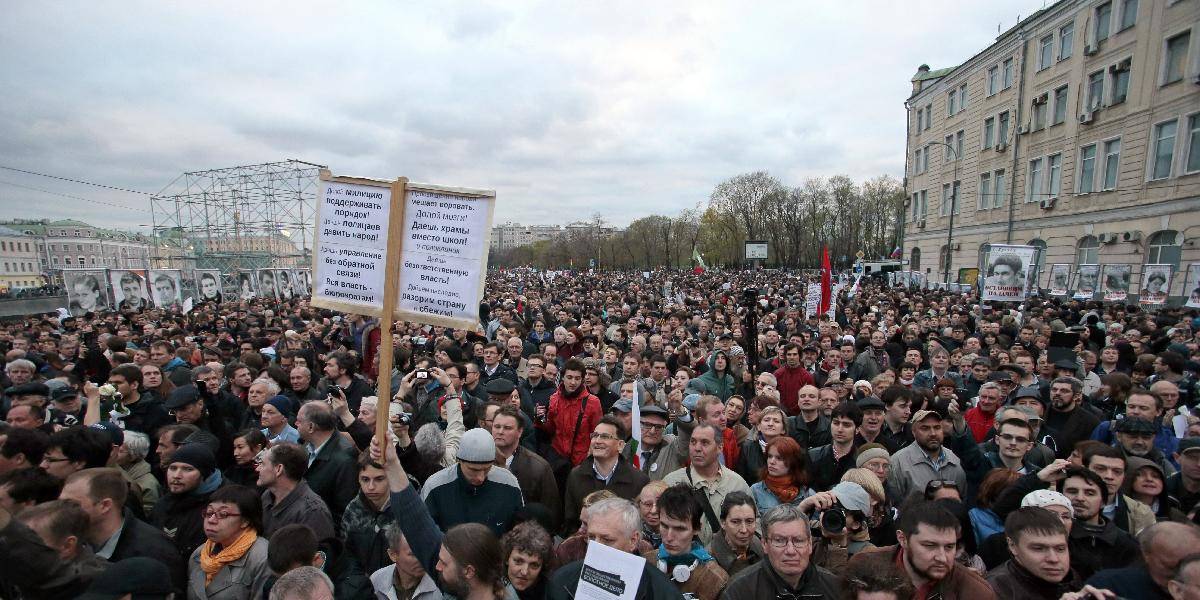 Tisíce ľudí v Moskve protestovali proti Putinovi