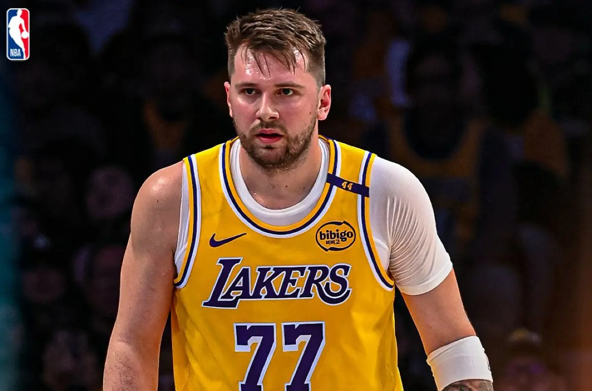 Luka Dončič ohúril pri debute za Lakers: 14 bodov, standing ovation a veľkorysý dar pre Los Angeles +VIDEO