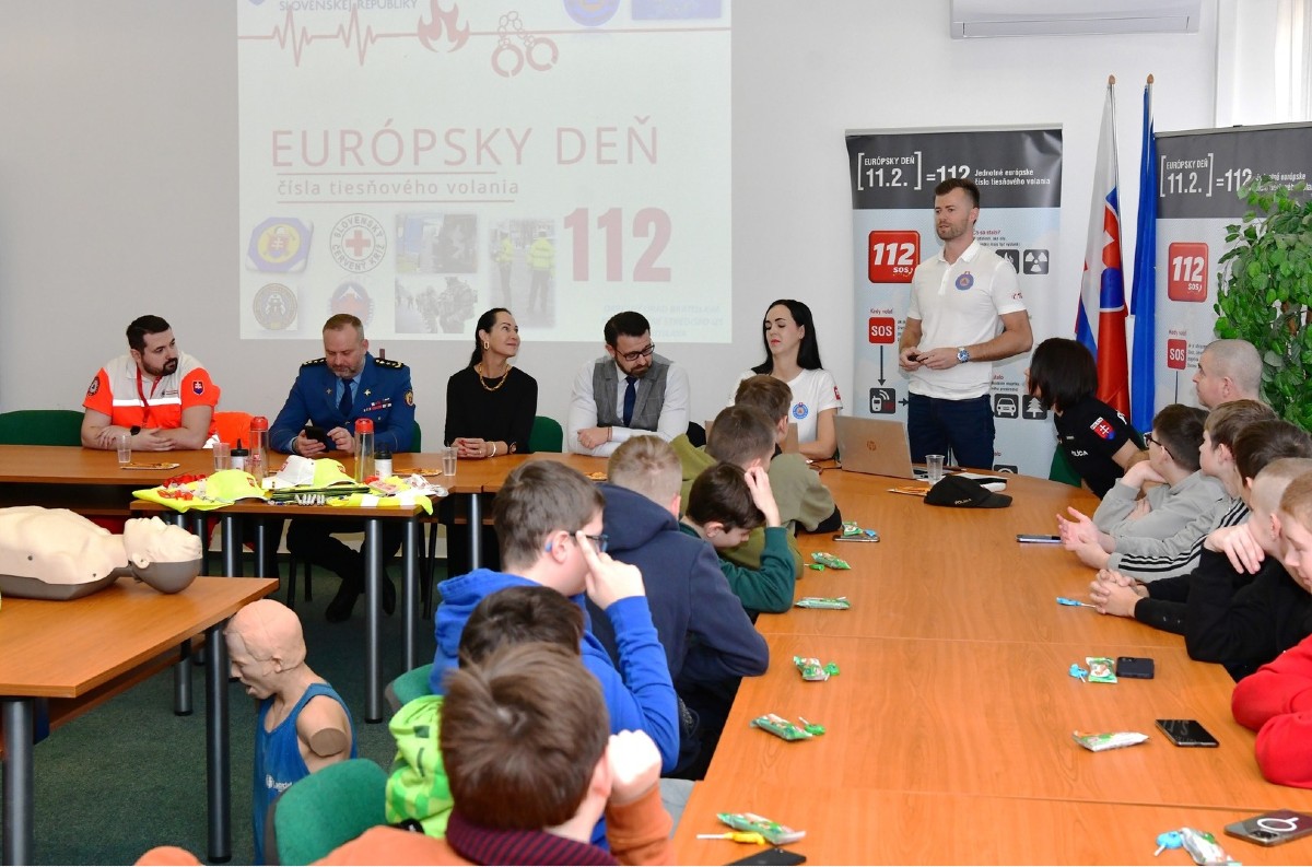 Európsky deň tiesňového volania 112: Komunikujte vecne a pokojne pri tiesňových volaniach +VIDEO