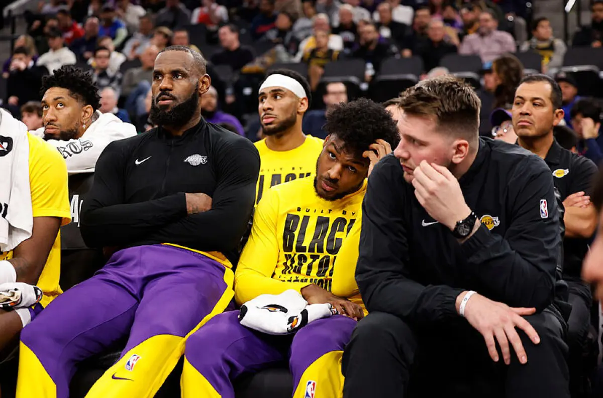 NBA: Luka Dončič zažil prvú prehru v drese Lakers, Bronny James zaujal: Jazz dominovali v Salt Lake City +VIDEO