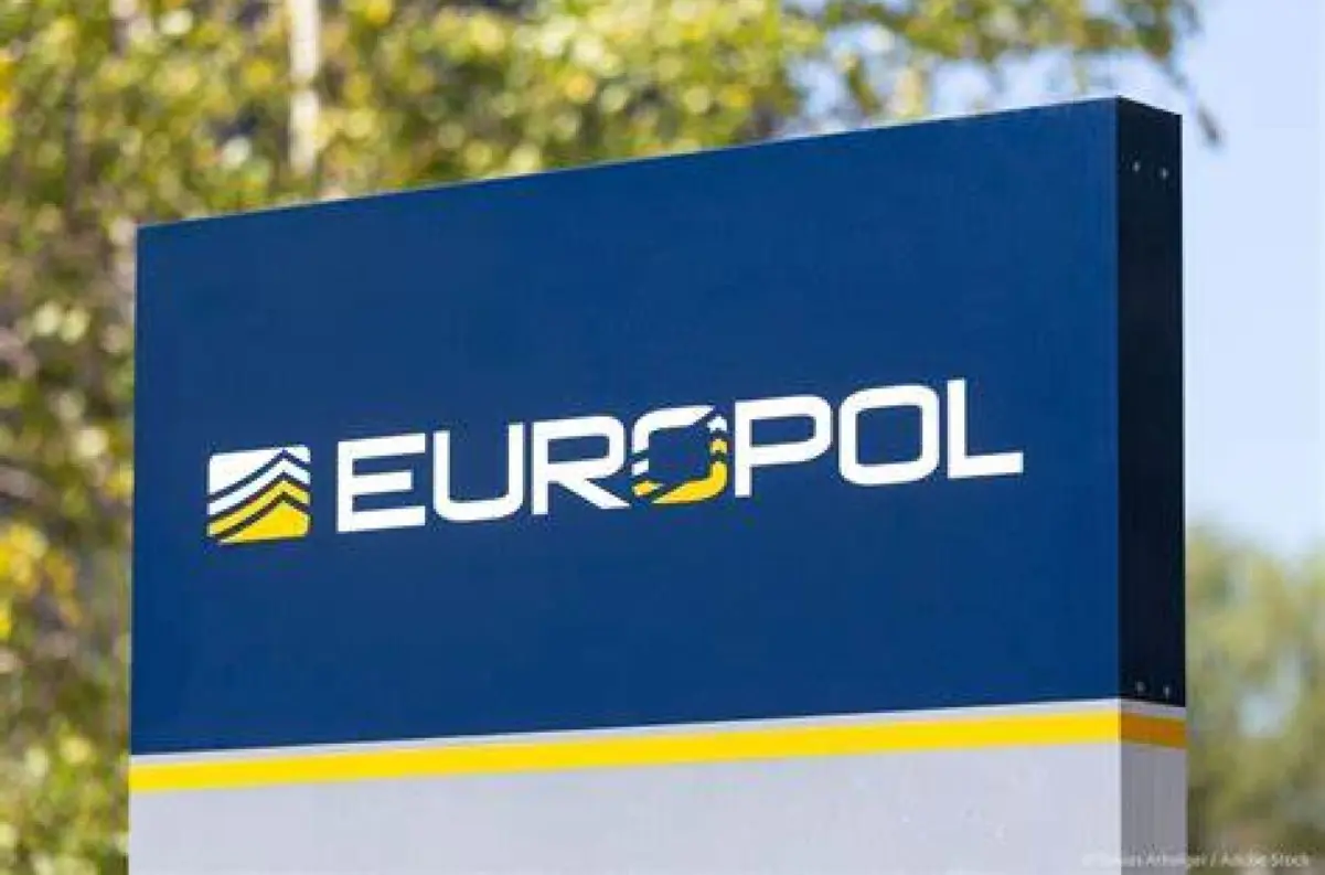 EUROPOL: 13 osôb ZATKNUTÝCH - nezákonná likvidácia 35 000 ton NEBEZPEČNÉHO odpadu. Zisk 4 mil. eur!