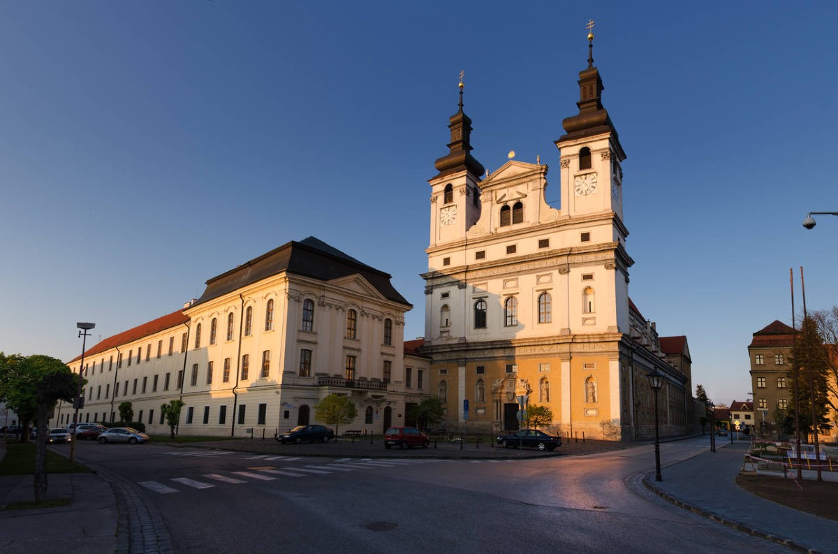 Bezplatné prehliadky v Trnave: Objavte históriu a miesta krehkého mieru