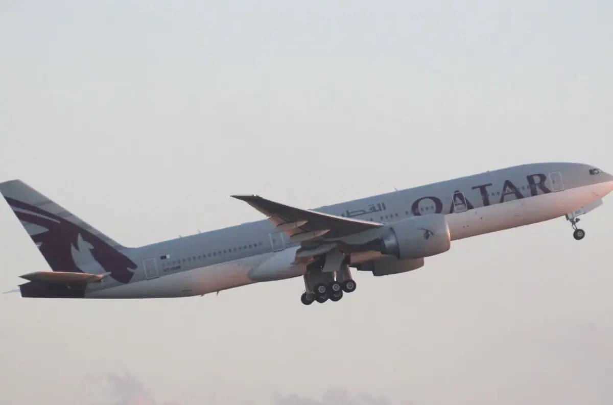 Tragická udalosť na palube Qatar Airways: Cestujúci v šoku po náhlej smrti pasažierky!