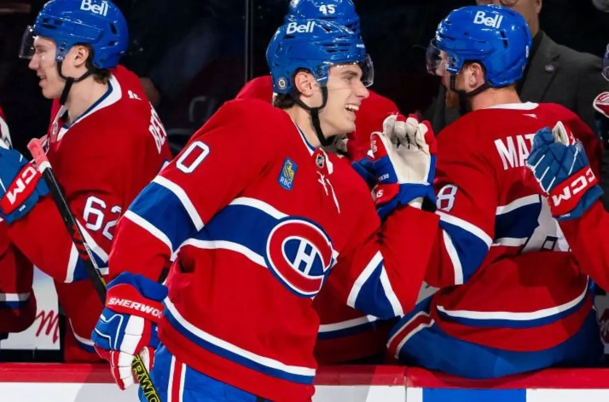 Slafkovský a Fehérváry hviezdili v NHL: Obaja s bilanciou 1+1, Montreal aj Washington vyhrali po dráme +VIDEO