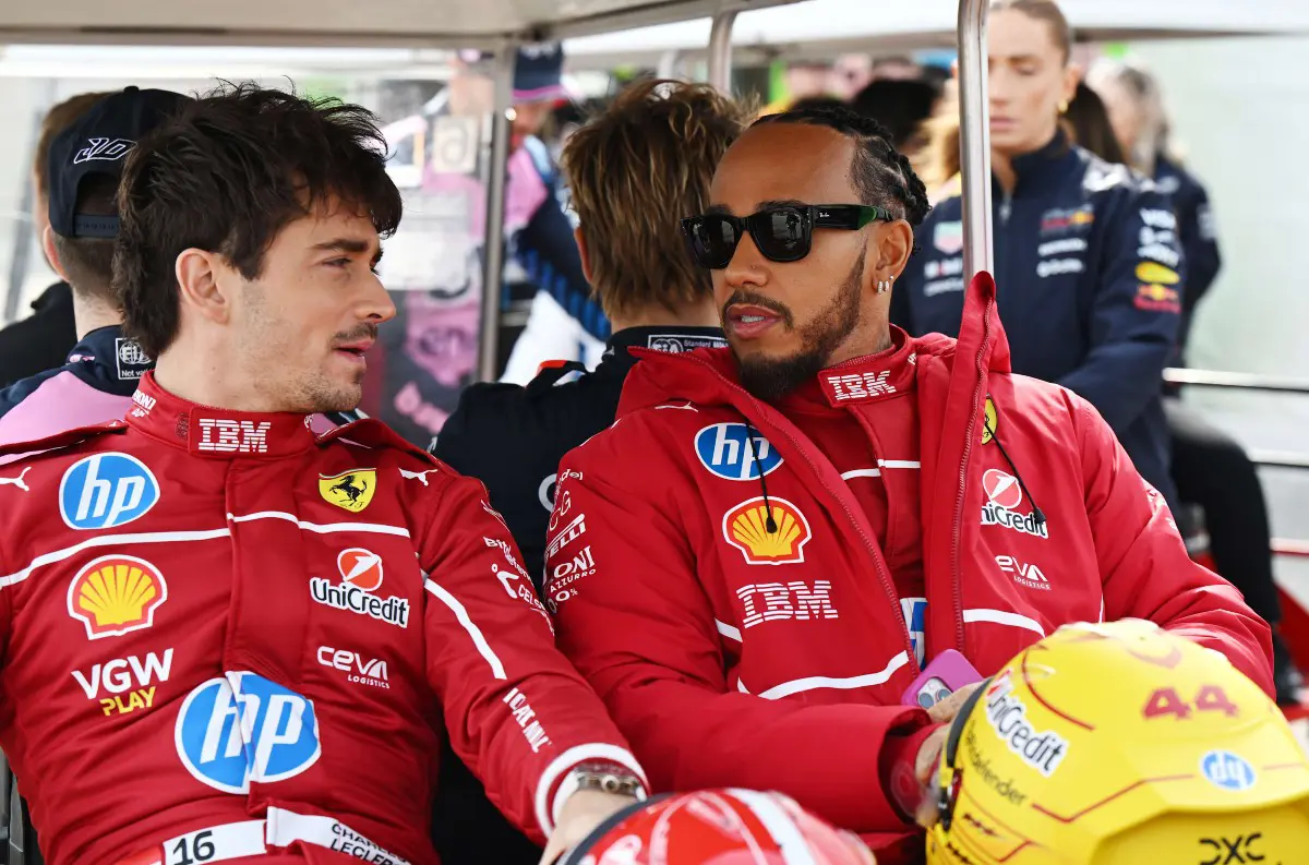 Leclerc o Hamiltonovi vo Ferrari: Prekvapila ma podobnosť nášho jazdného štýlu +VIDEO