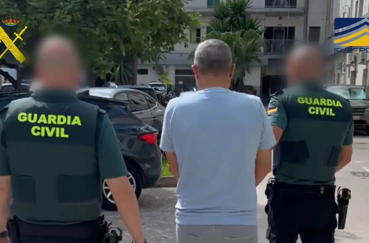 EUROPOL: 29 zatknutých a 26 TON nezákonných prípravkov zadržaných vo Francúzsku a Španielsku. Zarobili 5 MIL. eur. PODVODY a pranie špinavých peňazí +VIDEO