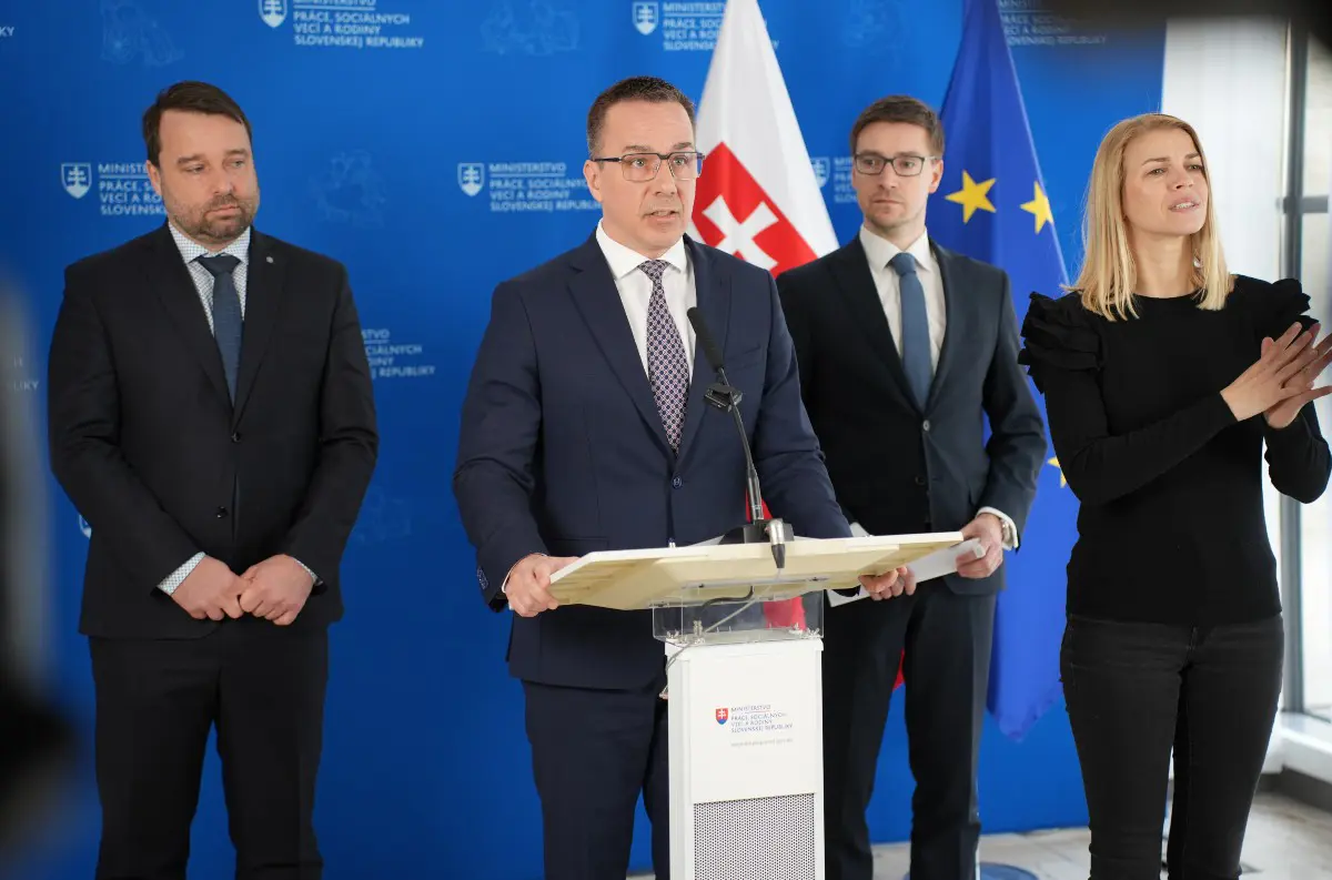 Erik Tomáš: Peniaze z 2. PILIERA by sa mali investovať aj do výstavby NÁJOMNÝCH bytov či DIAĽNIC +VIDEO