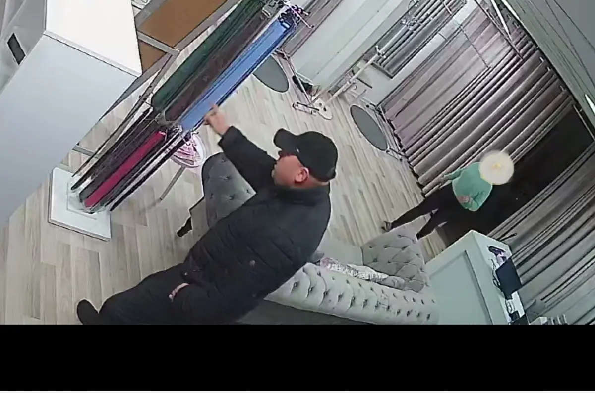 Výzva pre verejnosť: Polícia hľadá muža, ktorý môže pomôcť objasniť priestupok v Prešove!