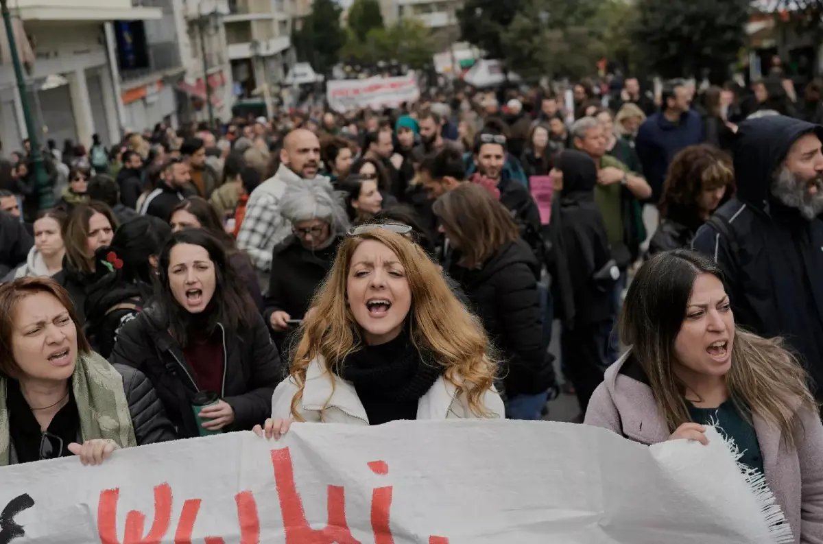 Grécko: STOPKA pre lety a trajekty v krajine! GENERÁLNY  štrajk +VIDEO