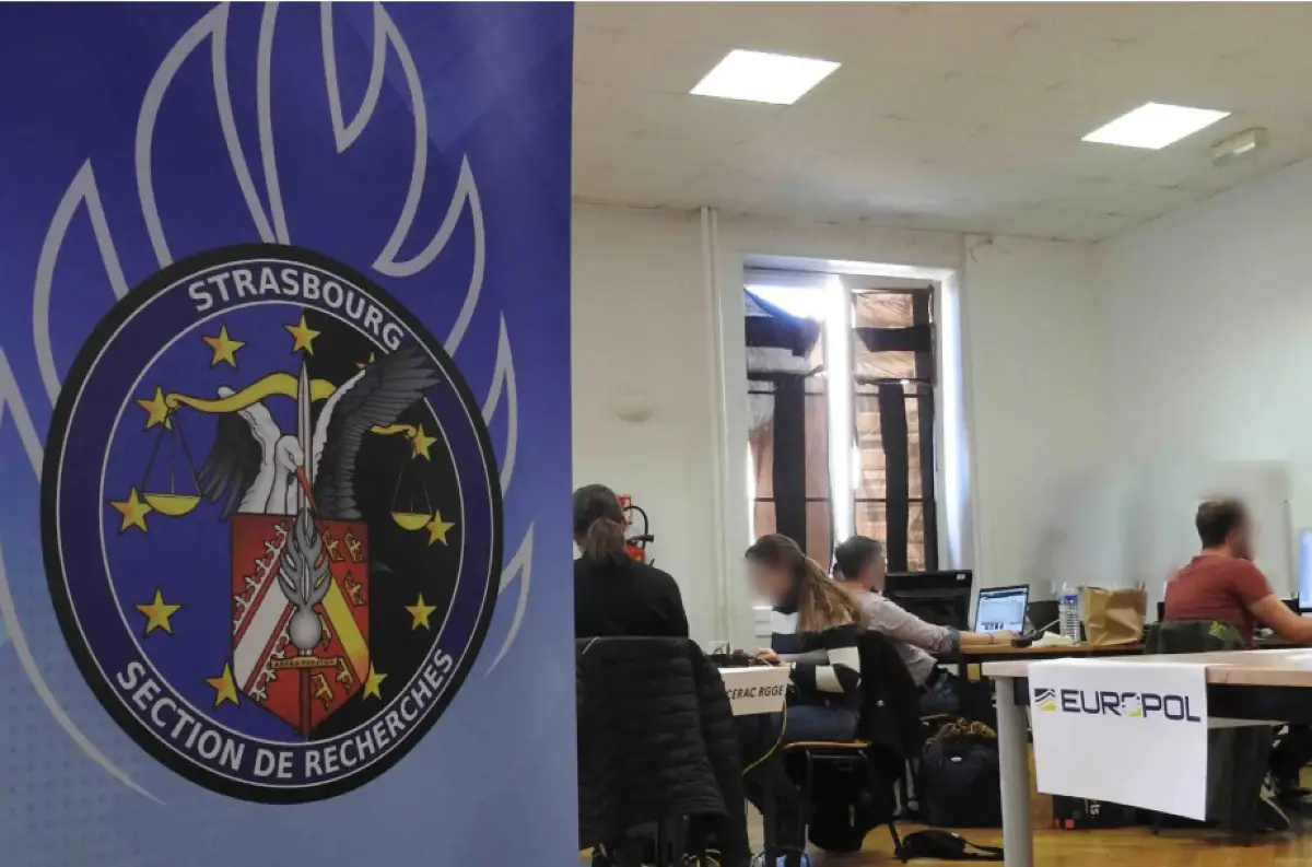 TAJNÁ pašerácka trasa ODHALENÁ! Obrovský zásah Europolu a nelegálna sieť prevádzačov rozbitá: MIGRANTOV vozili natlačených v dodávkach! +VIDEO