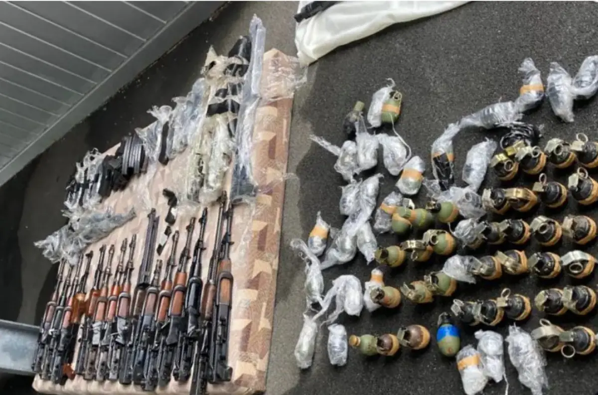 ZBRANE, granáty a tajná pašerácka trasa: EUROPOL rozbil ďalší medzinárodný gang, ktorý zásoboval Európu!
