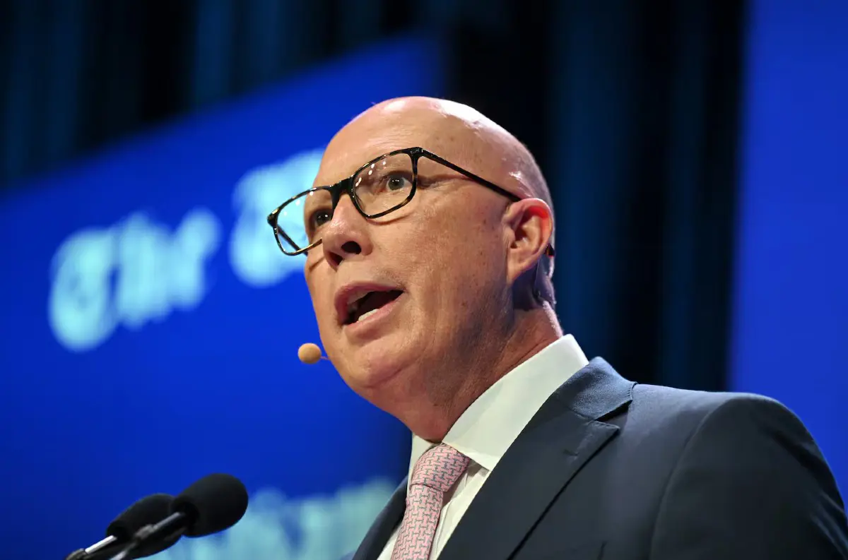 Bombový plán na dom austrálskeho opozičného lídra: Peter Dutton napriek hrozbám pokračuje v kampani! +VIDEO